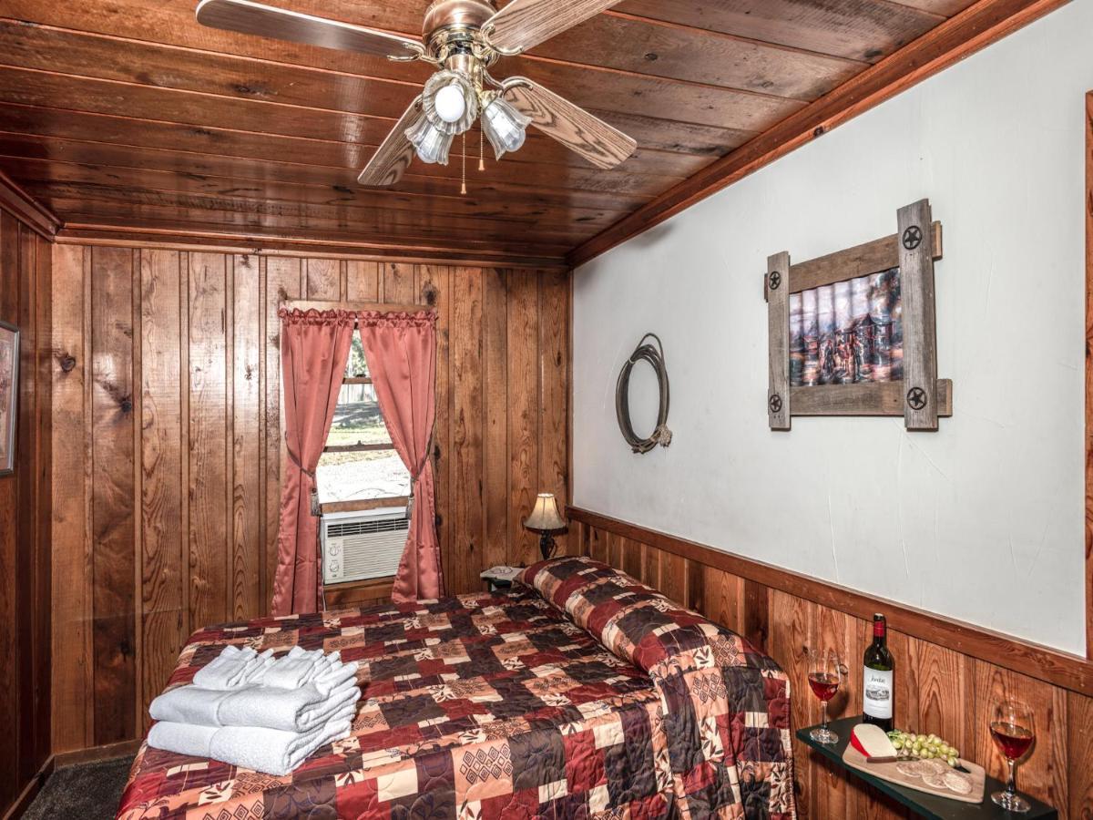 Apache Village Cabinette 15, Queen Bed, Midtown, Sleeps 2 Ruidoso Buitenkant foto