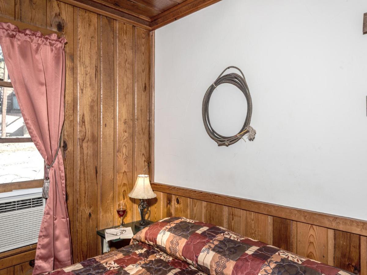 Apache Village Cabinette 15, Queen Bed, Midtown, Sleeps 2 Ruidoso Buitenkant foto